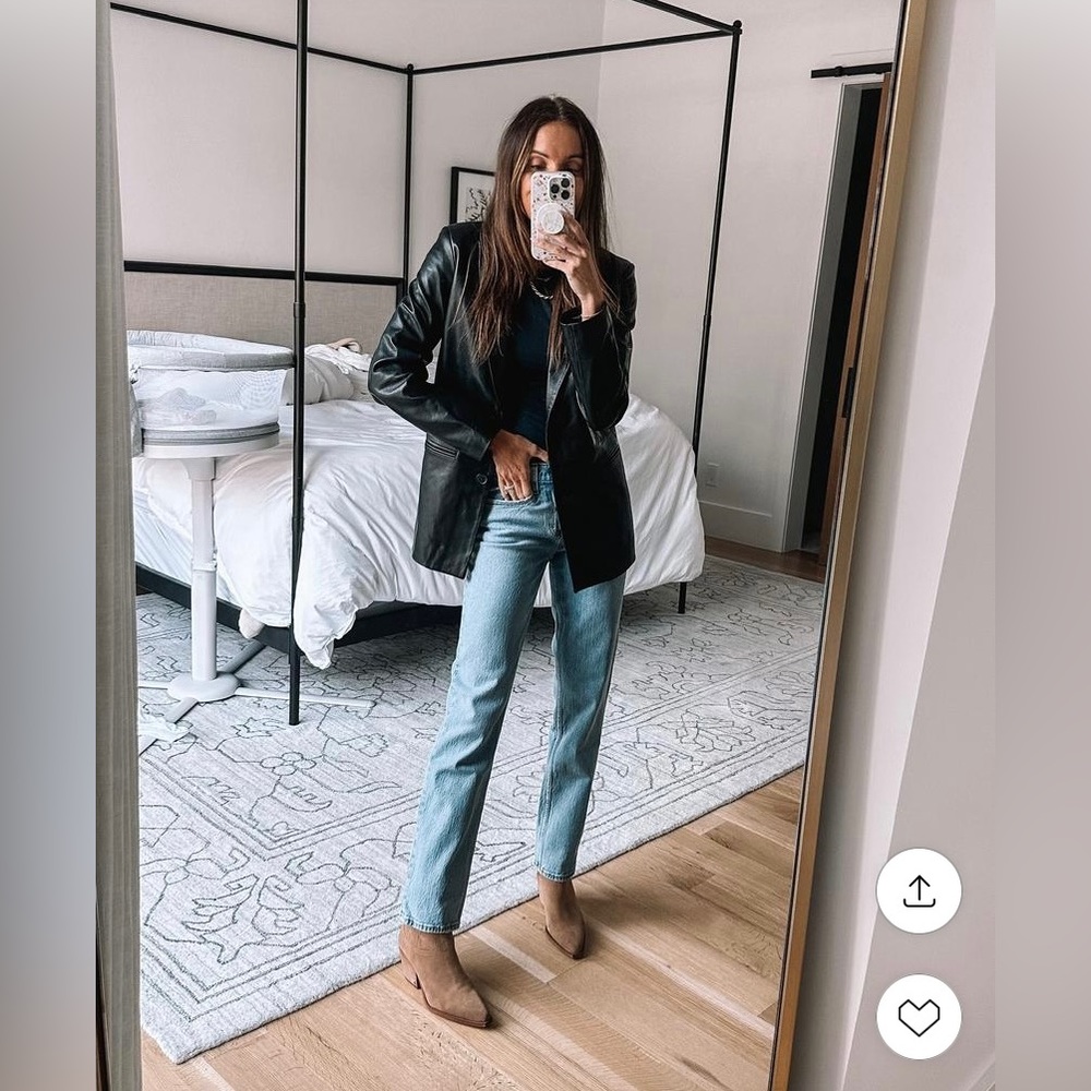 Abercrombie & Fitch ultra high rise 90s straight jean ⭐️influencer favorite⭐️